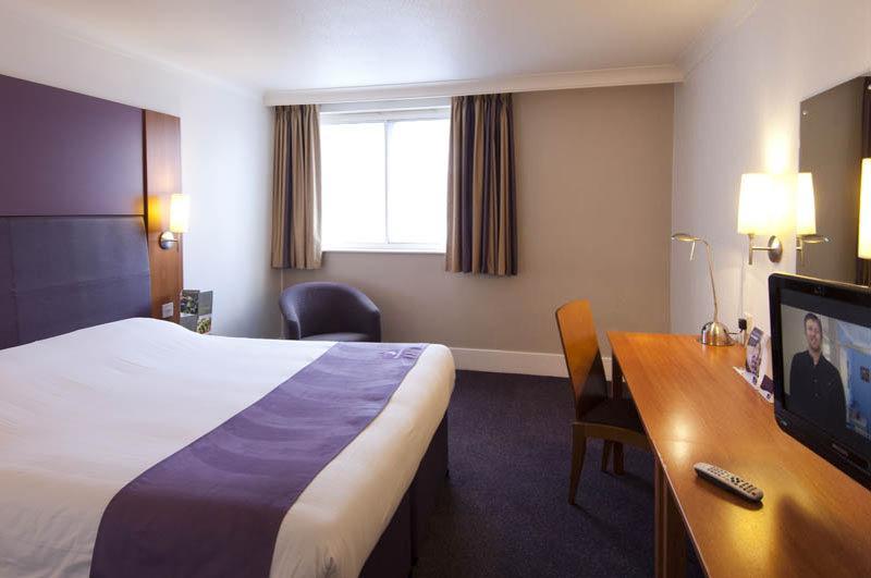 Premier Inn Fort William Esterno foto