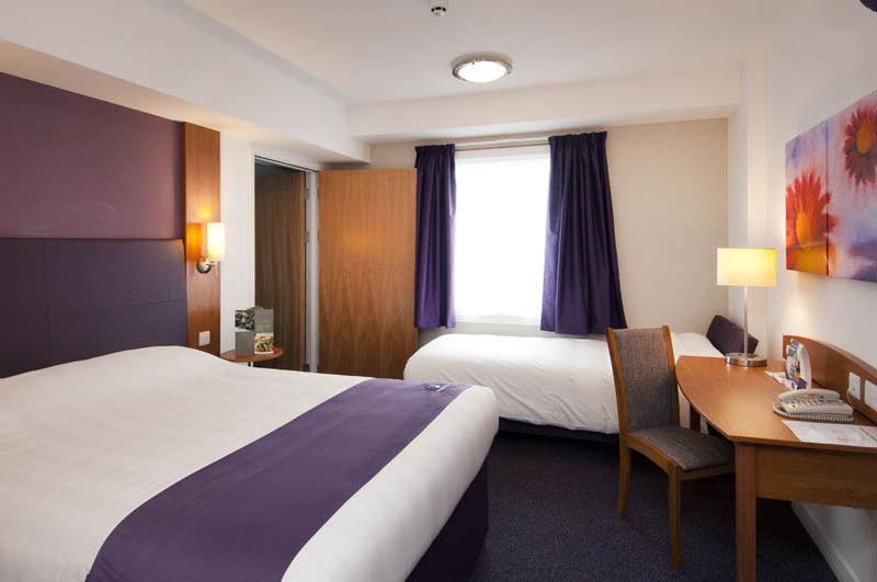 Premier Inn Fort William Esterno foto