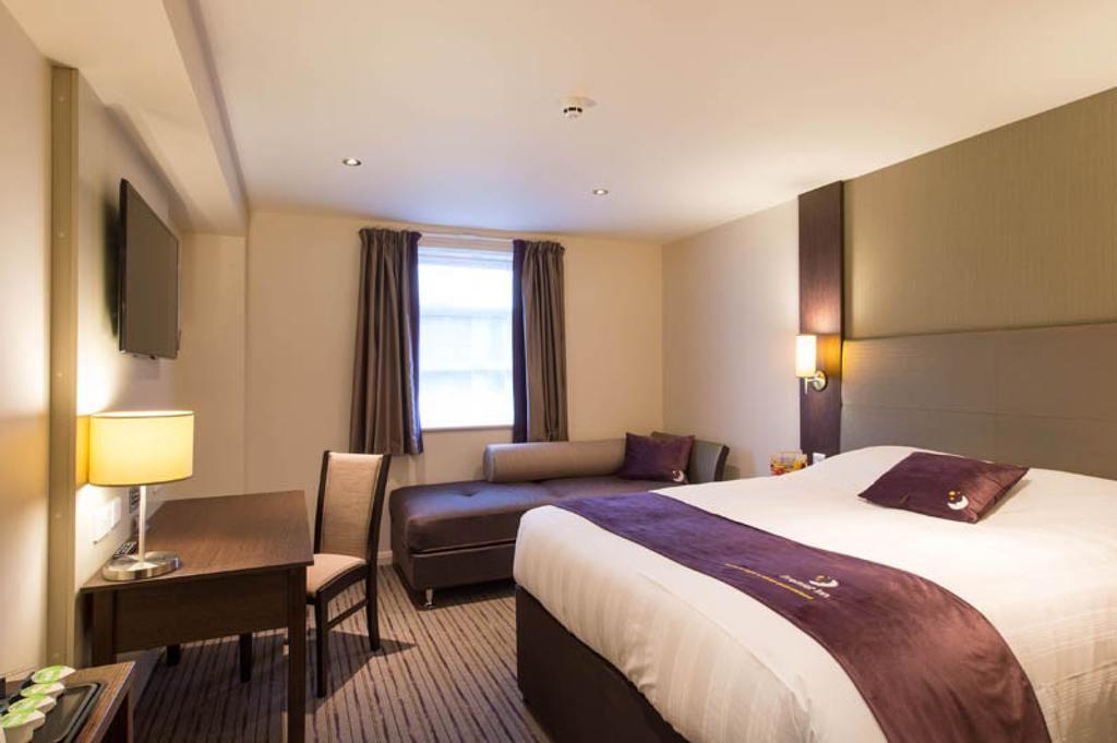 Premier Inn Fort William Esterno foto