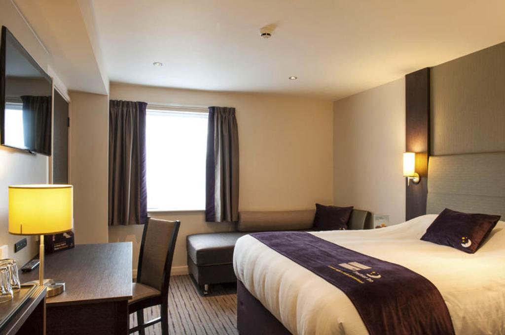 Premier Inn Fort William Esterno foto