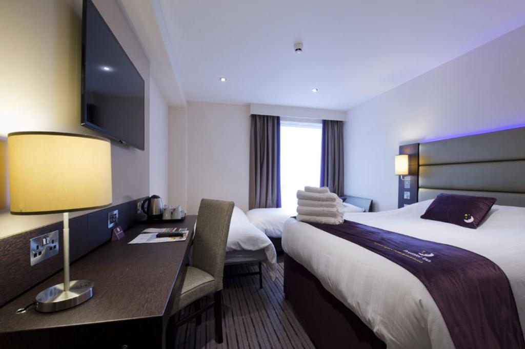 Premier Inn Fort William Esterno foto